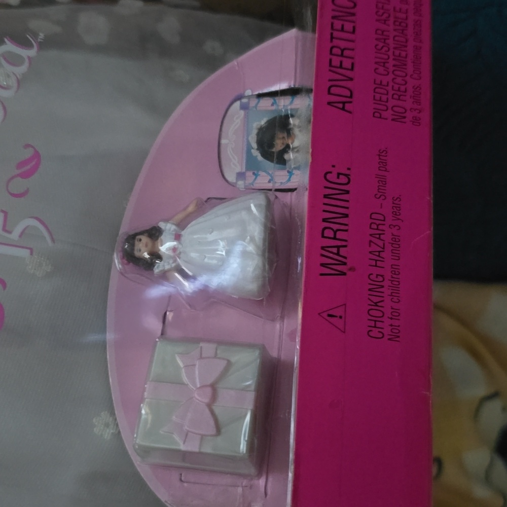 Barbie Quinceañera Doll 2000 - Picture 4 of 5